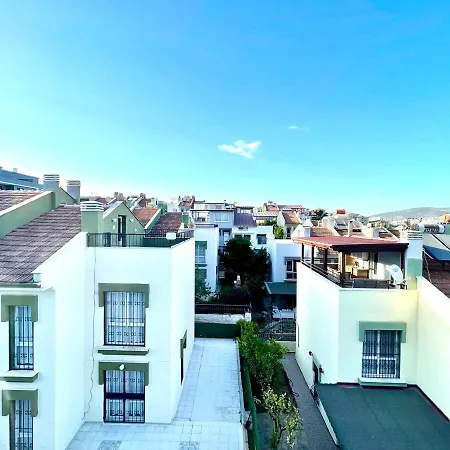 Triplex Family House, * 쿠사다시