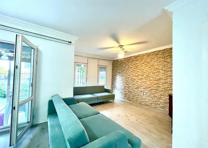 Triplex Family House, Villa